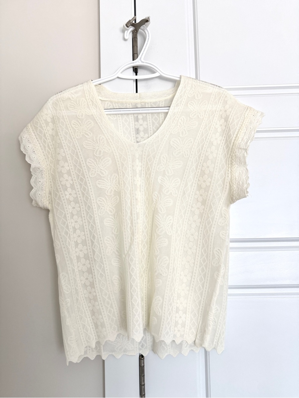 Brand new Women’s Lace-Detail Short Sleeve Top - Cream